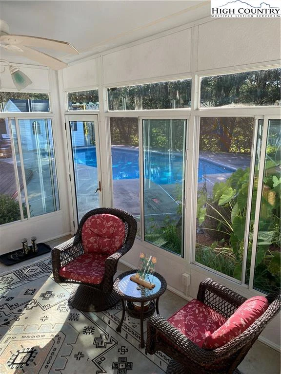 Image number 15 for the current listing
