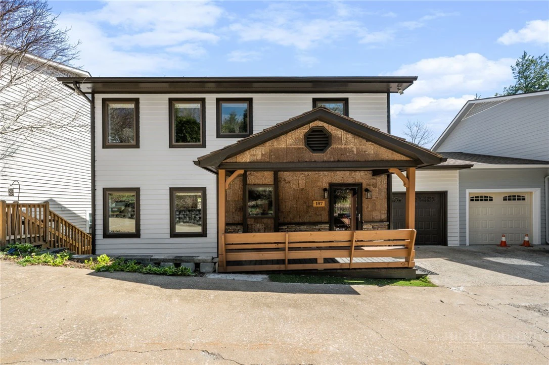 Image number 1 for the current listing