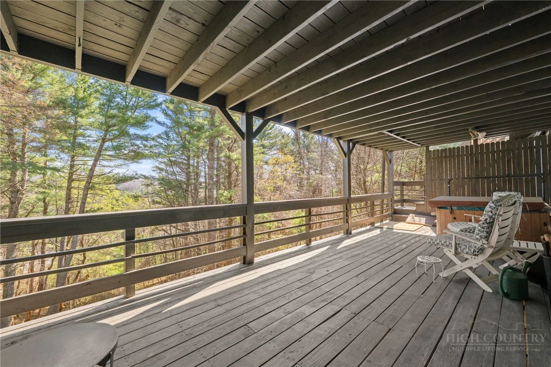 Image number 2 for the current listing