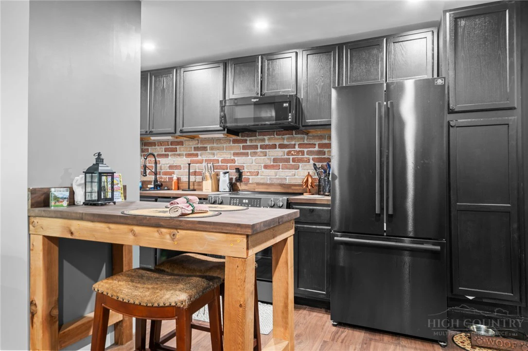 Image number 6 for the current listing