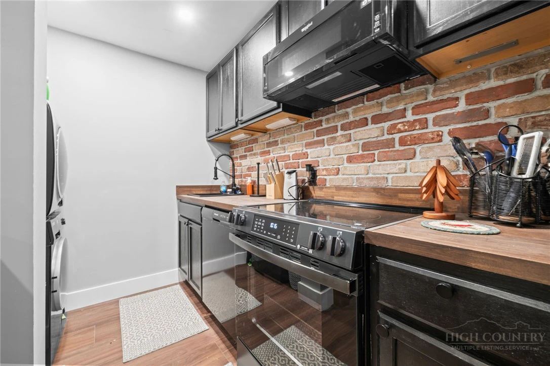 Image number 7 for the current listing