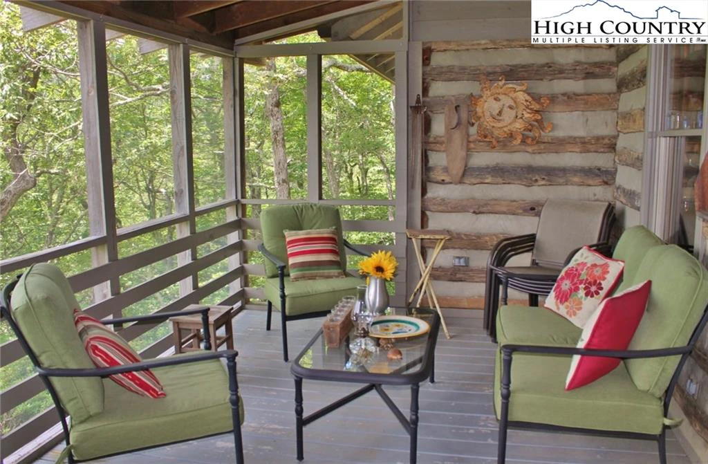 Image number 3 for the current listing