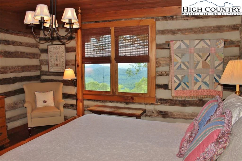 Image number 6 for the current listing