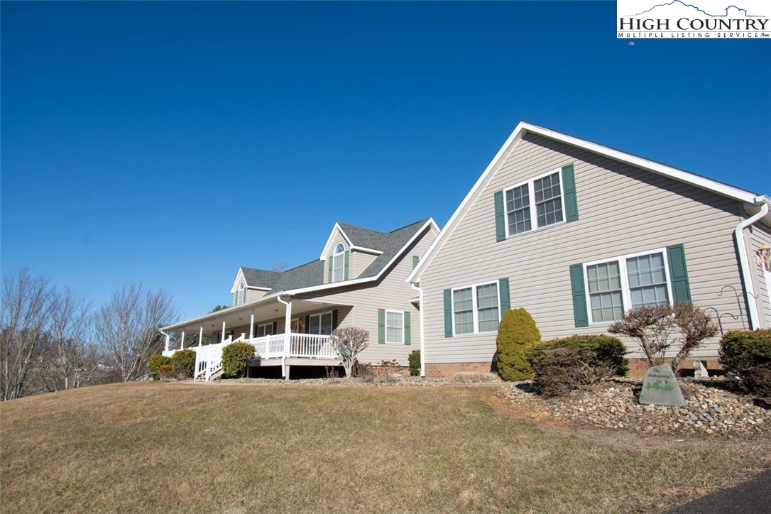 Image number 5 for the current listing