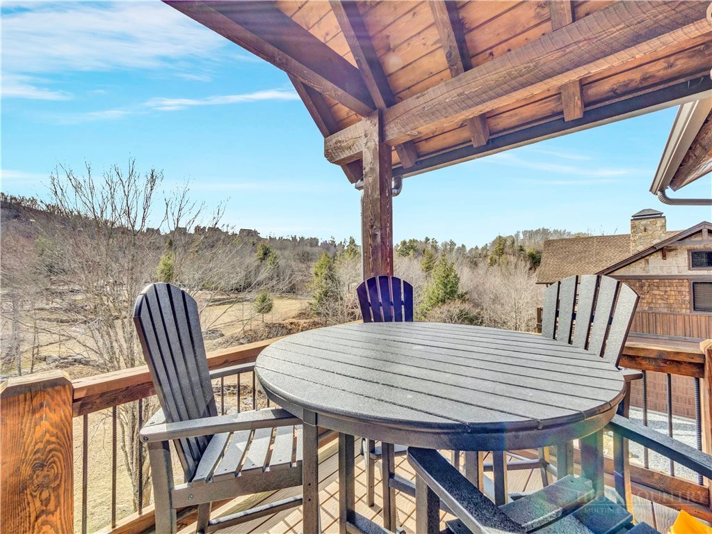 Image number 11 for the current listing