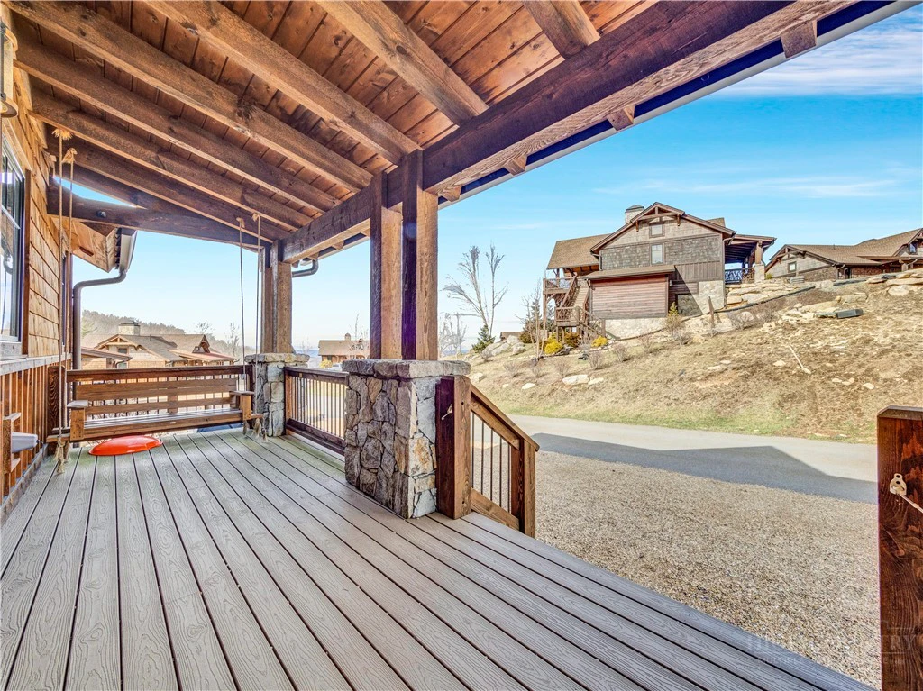 Image number 15 for the current listing