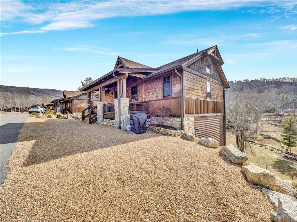 Image number 20 for the current listing