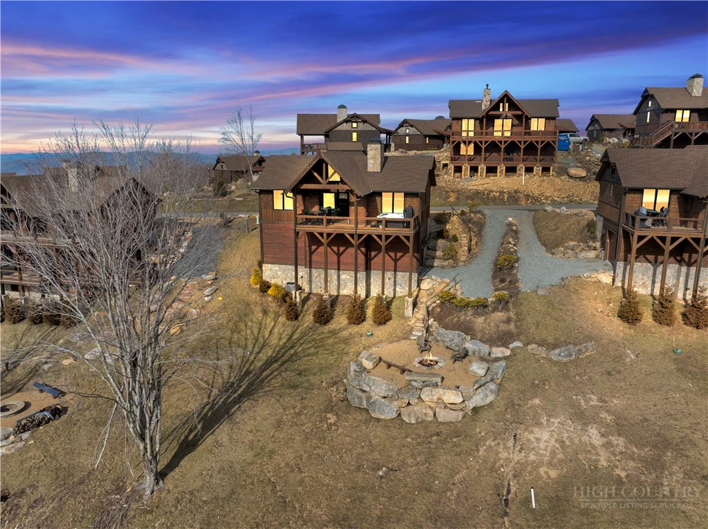 Image number 23 for the current listing