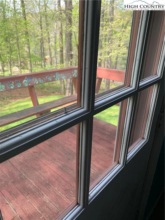 Image number 14 for the current listing