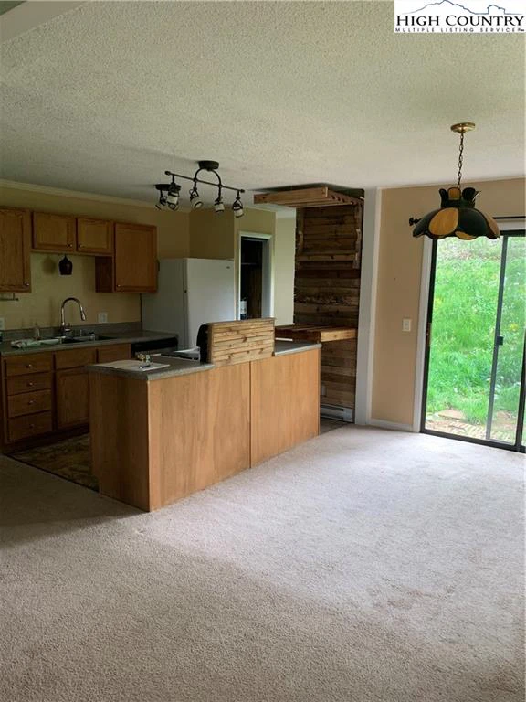 Image number 6 for the current listing