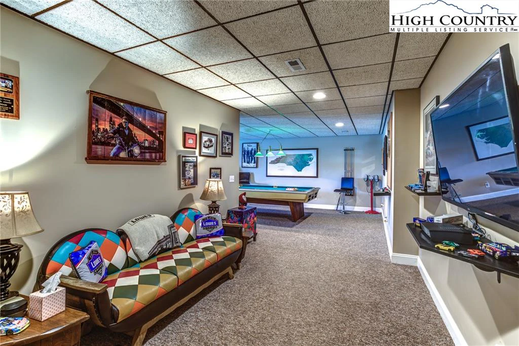 Image number 4 for the current listing