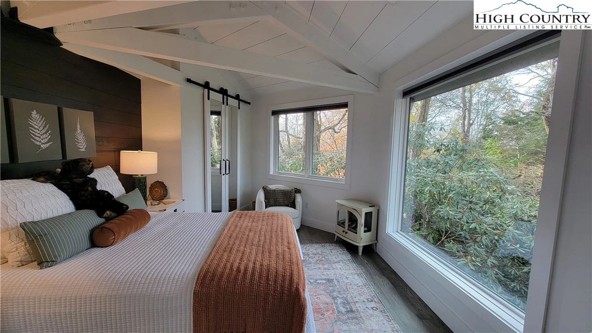 Image number 6 for the current listing