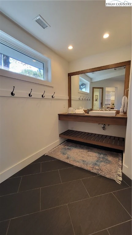 Image number 3 for the current listing
