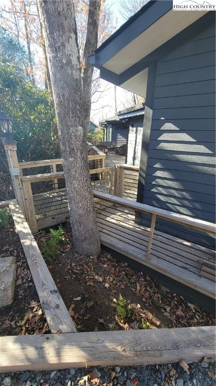 Image number 14 for the current listing