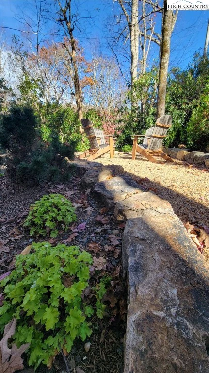 Image number 16 for the current listing