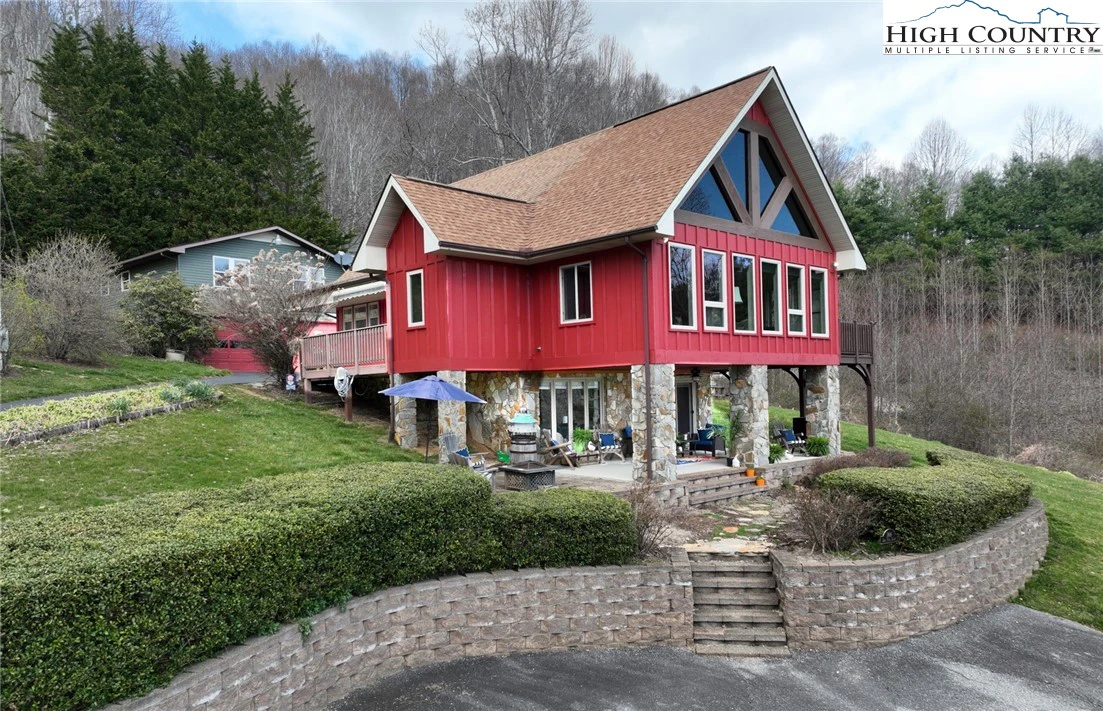 Image number 1 for the current listing