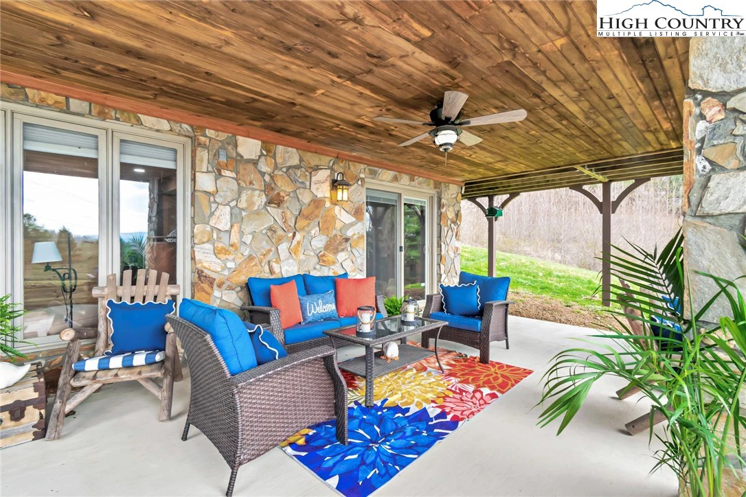 Image number 7 for the current listing
