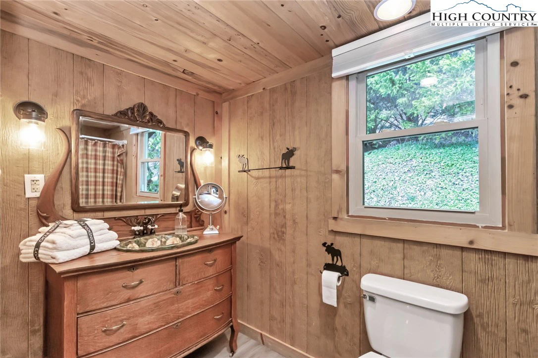 Image number 13 for the current listing