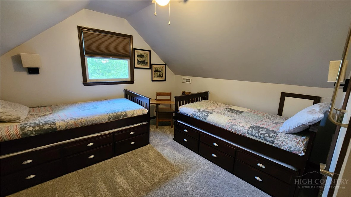 Image number 13 for the current listing