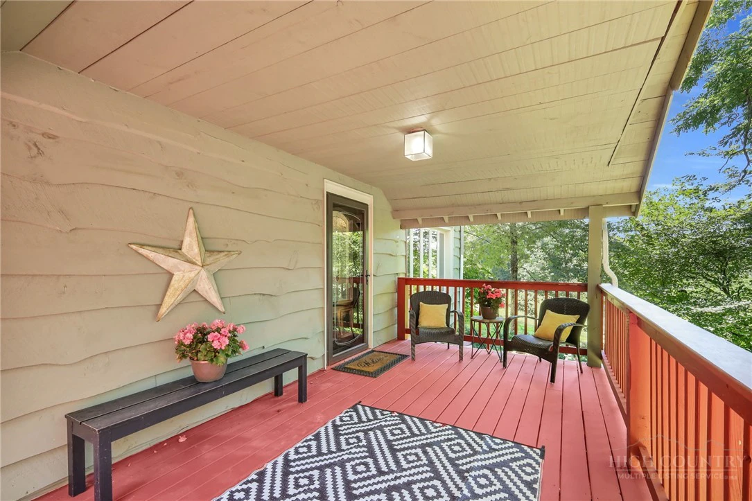 Image number 4 for the current listing