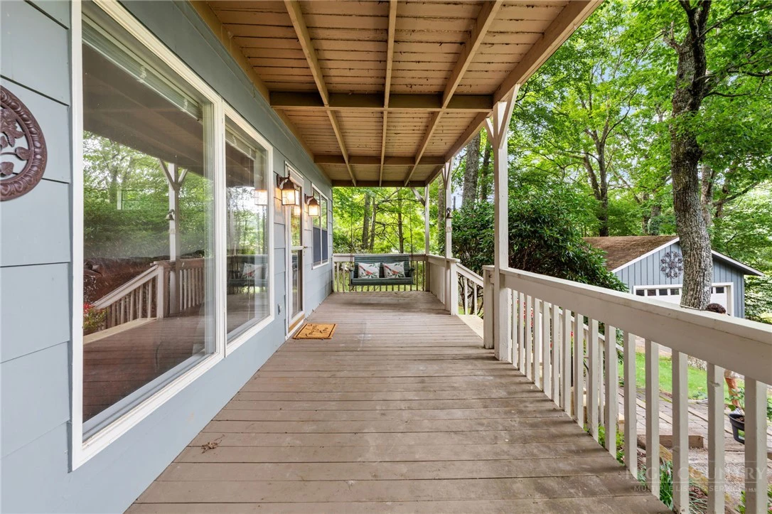 Image number 8 for the current listing