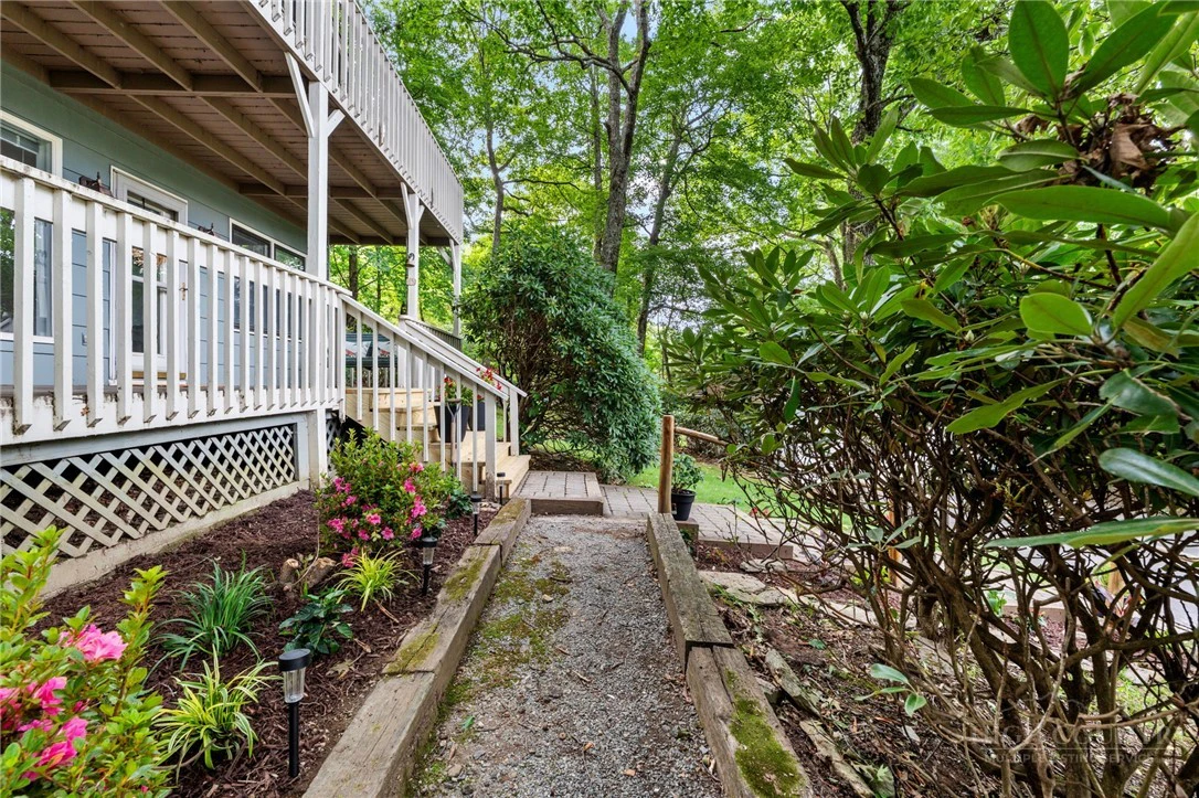 Image number 9 for the current listing