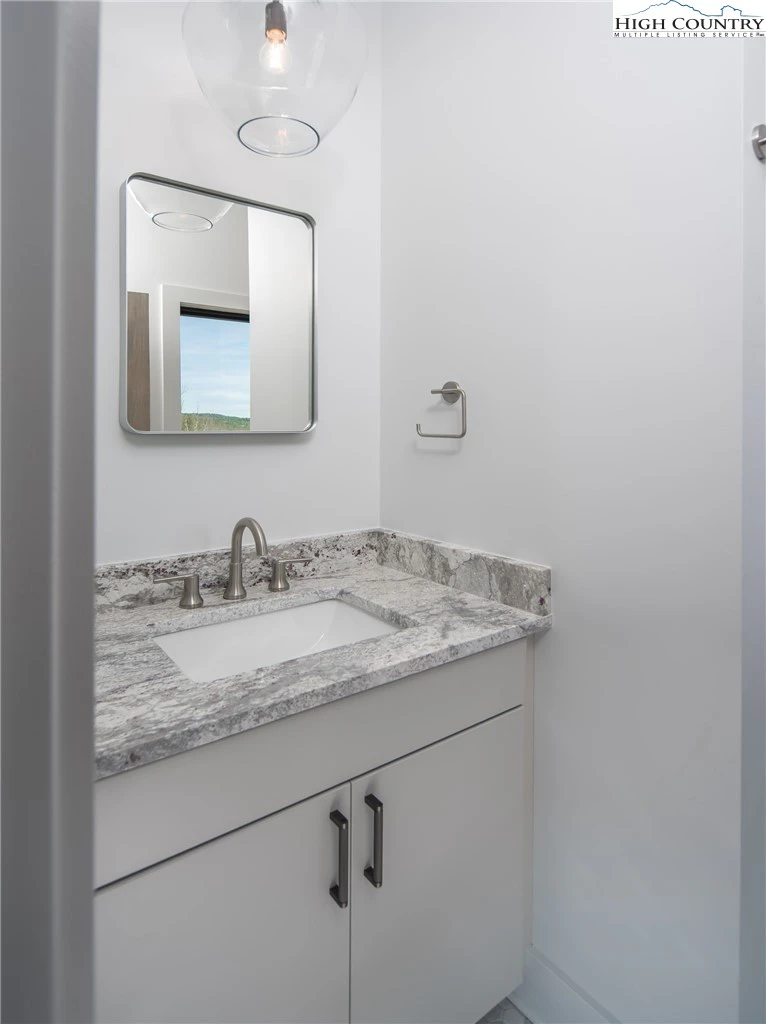 Image number 7 for the current listing