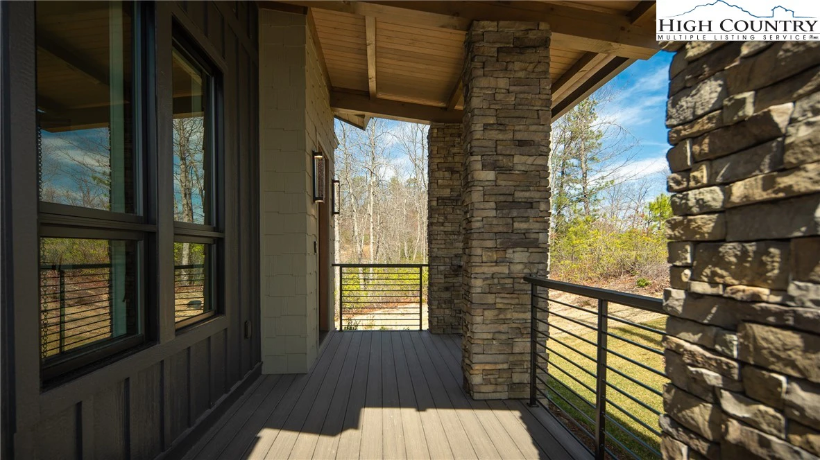 Image number 9 for the current listing