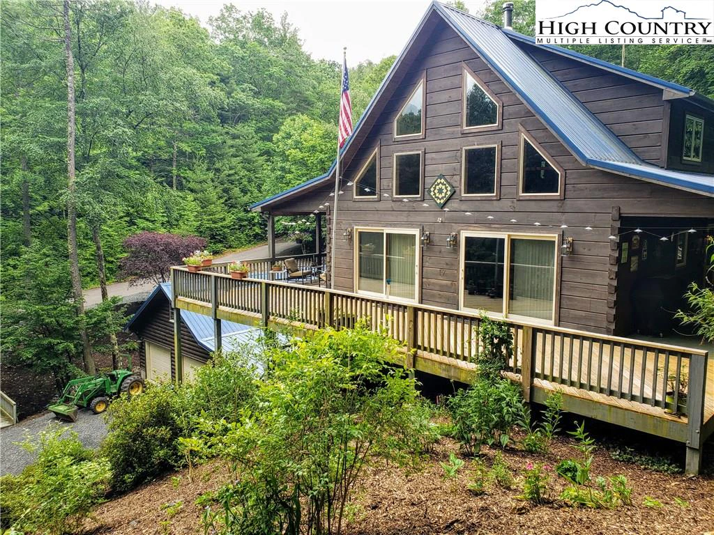 Image number 1 for the current listing