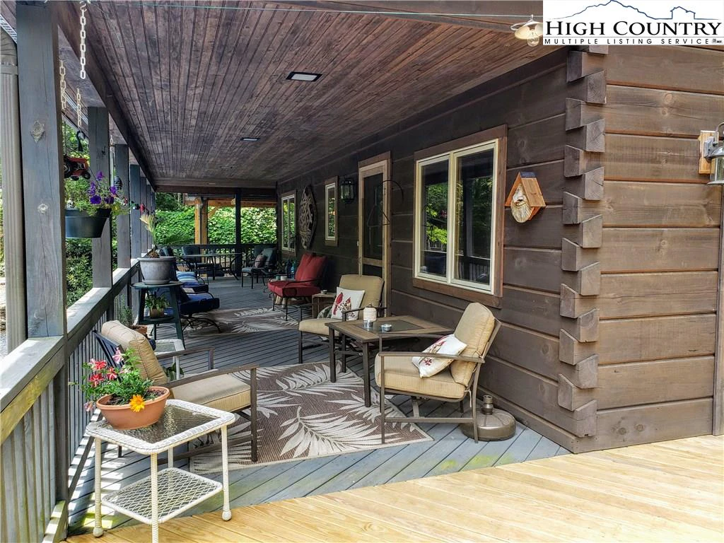 Image number 11 for the current listing