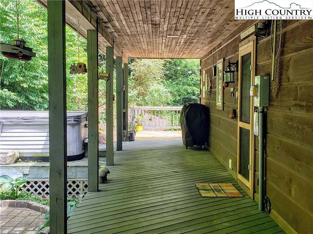 Image number 2 for the current listing