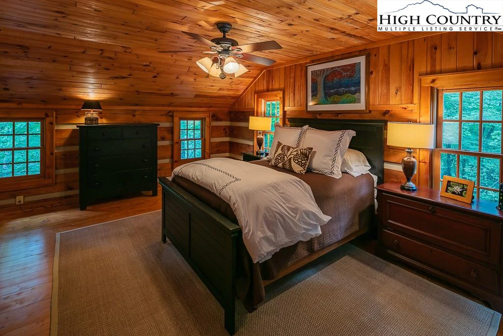 Image number 7 for the current listing