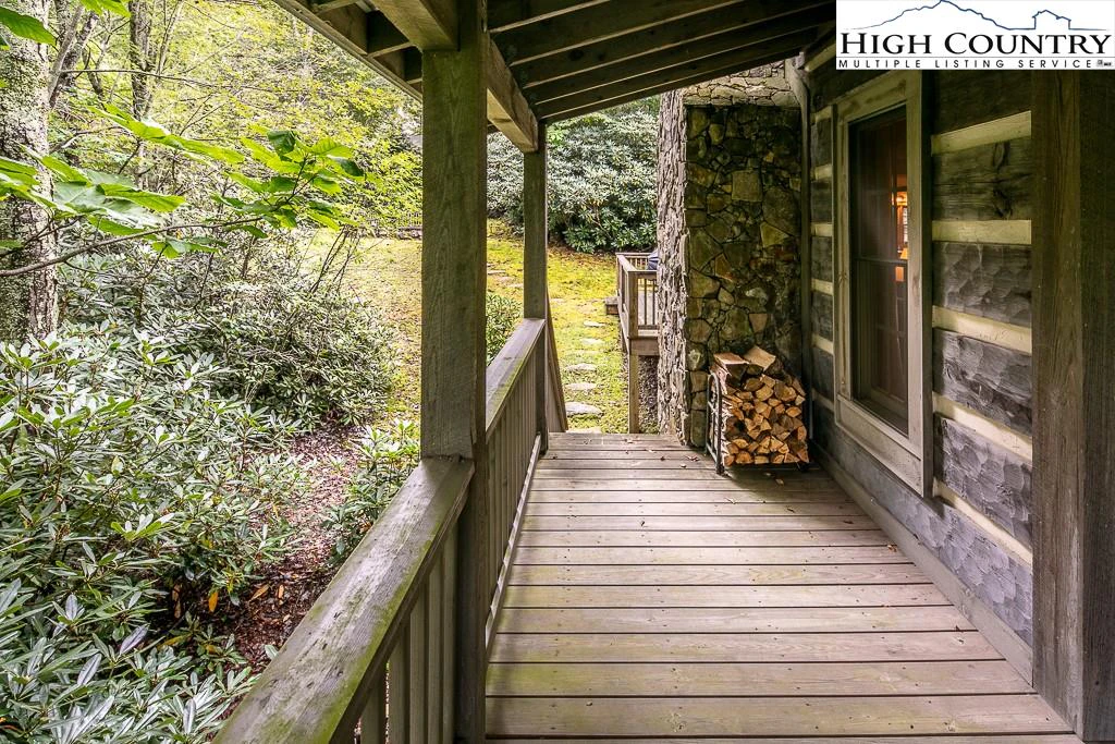 Image number 14 for the current listing