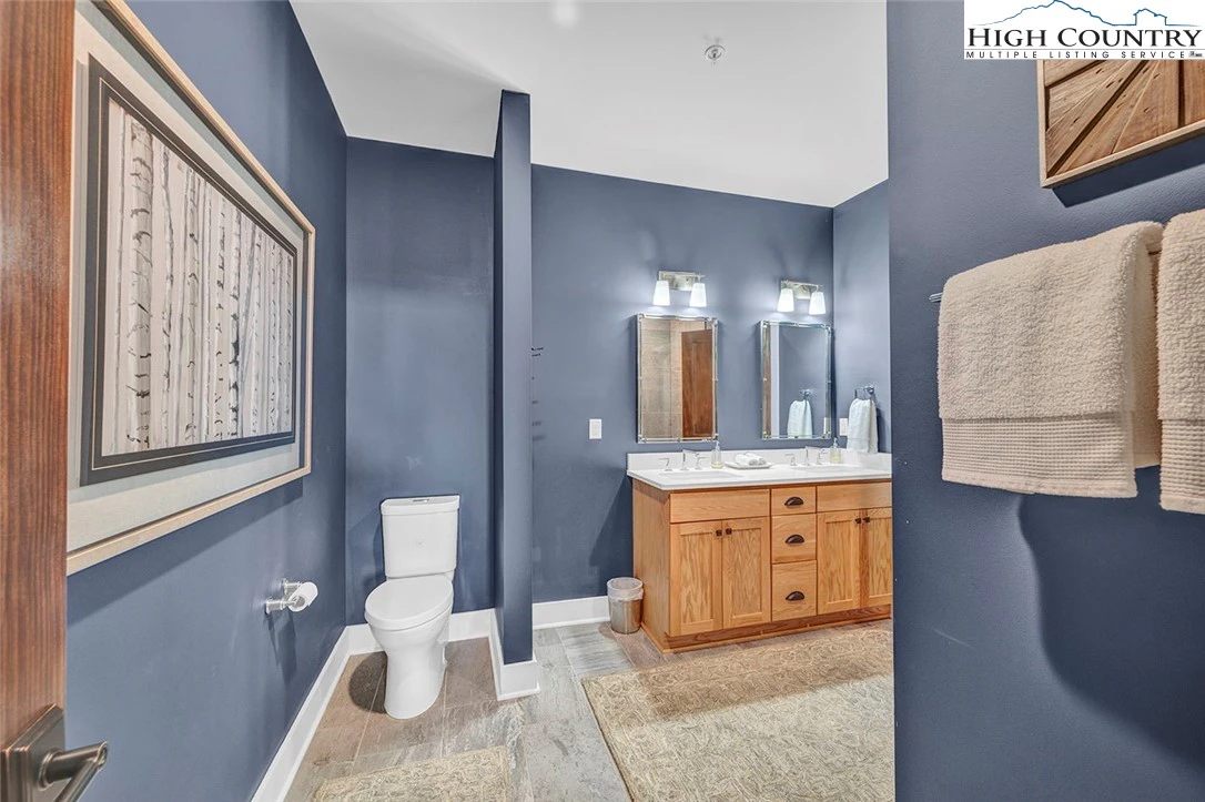 Image number 7 for the current listing