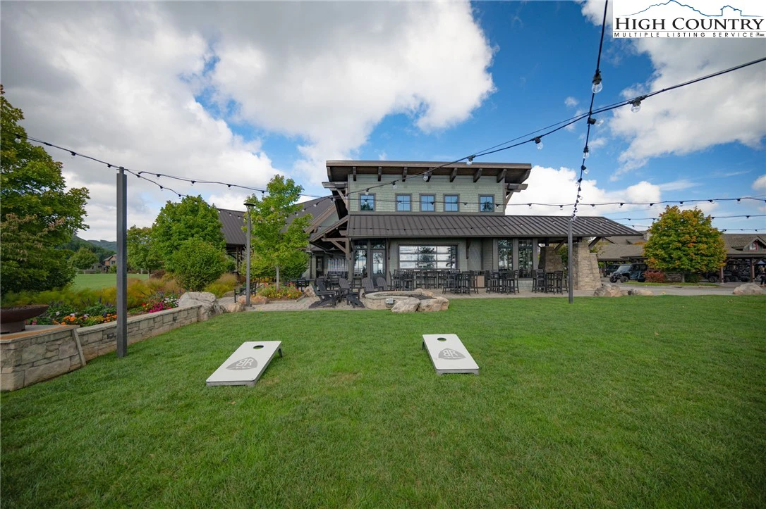 Image number 18 for the current listing