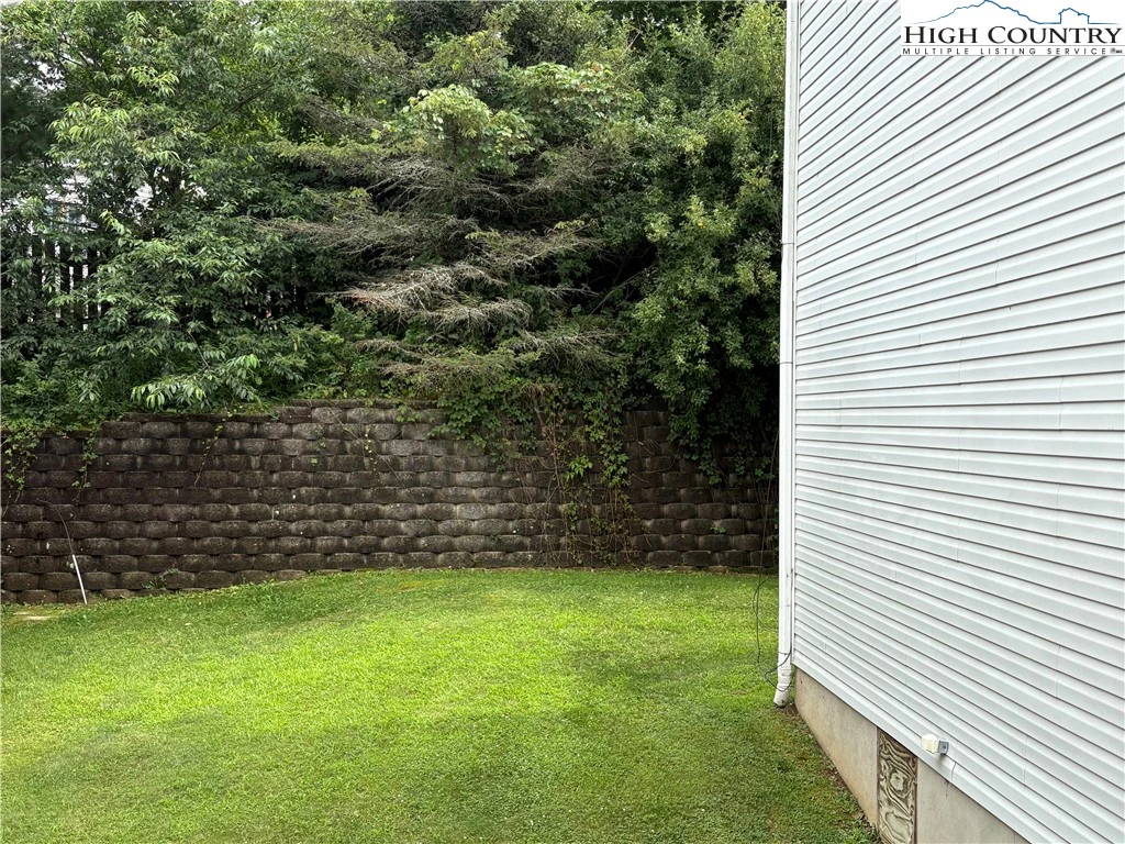 Image number 20 for the current listing