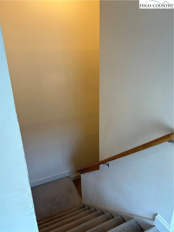 Image number 14 for the current listing