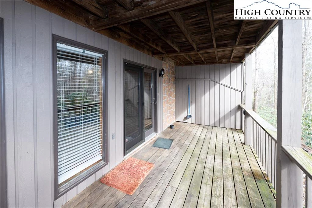 Image number 13 for the current listing
