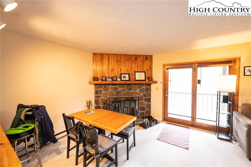 Image number 7 for the current listing