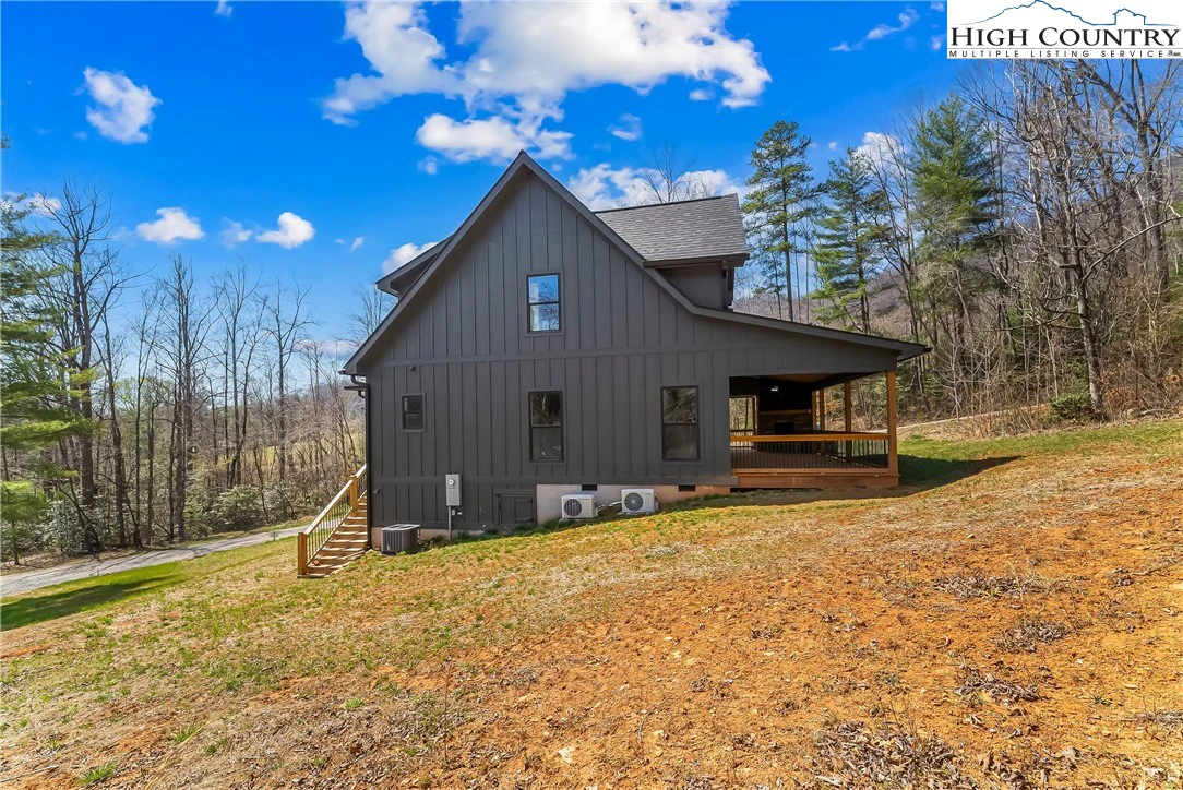 Image number 13 for the current listing
