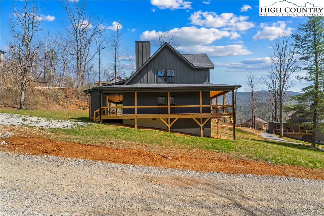 Image number 14 for the current listing