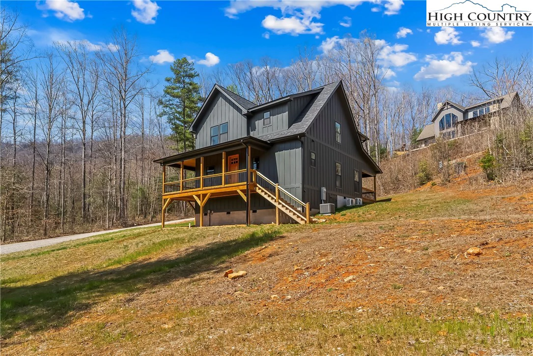 Image number 15 for the current listing