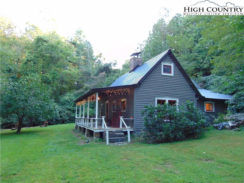 Image number 1 for the current listing