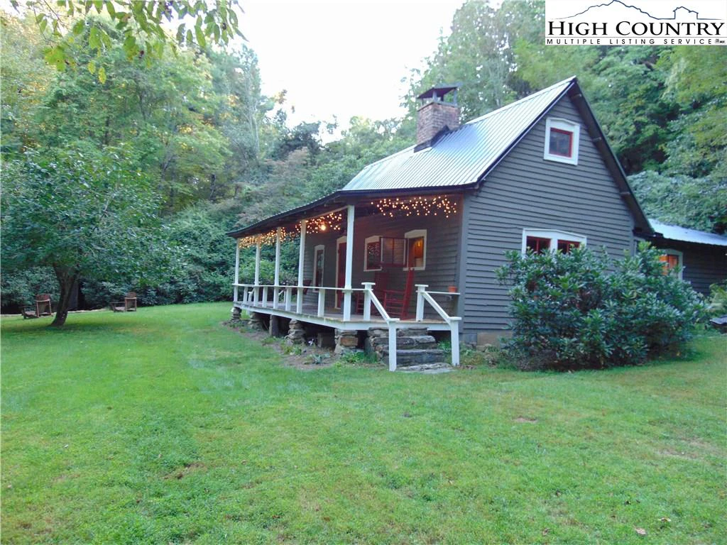 Image number 21 for the current listing