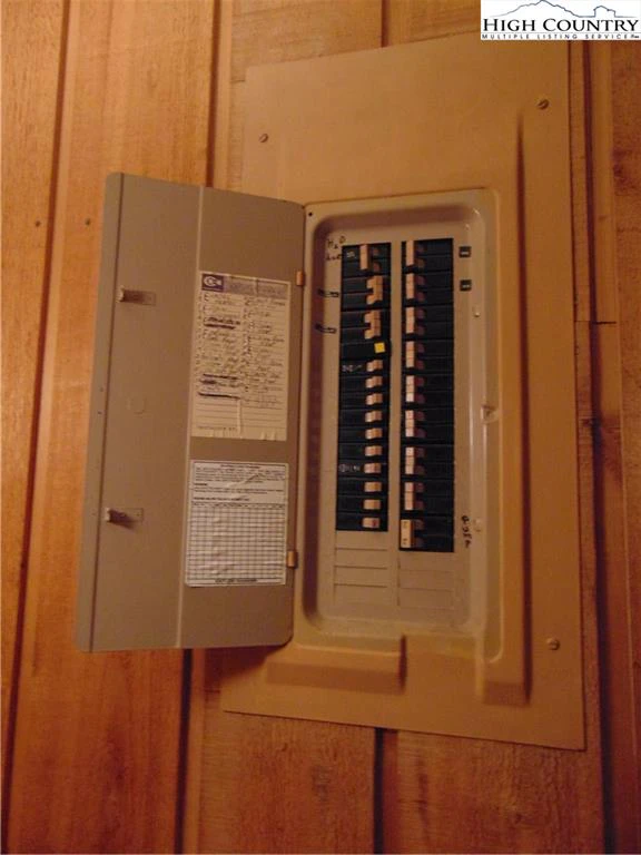 Image number 4 for the current listing