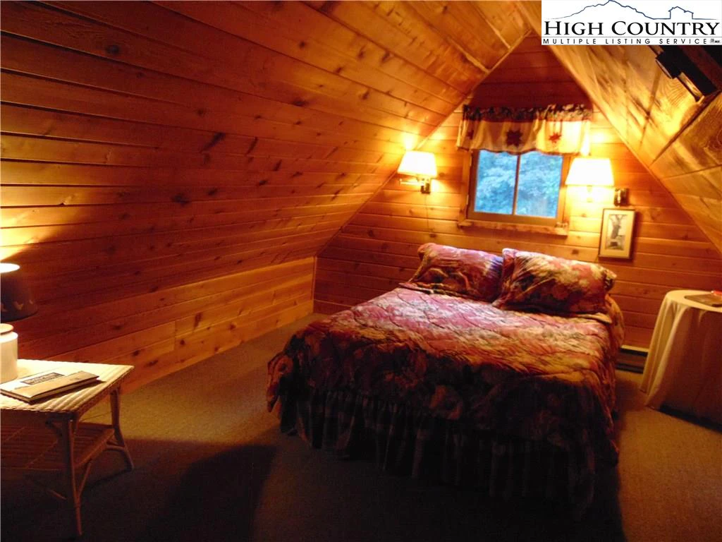 Image number 6 for the current listing