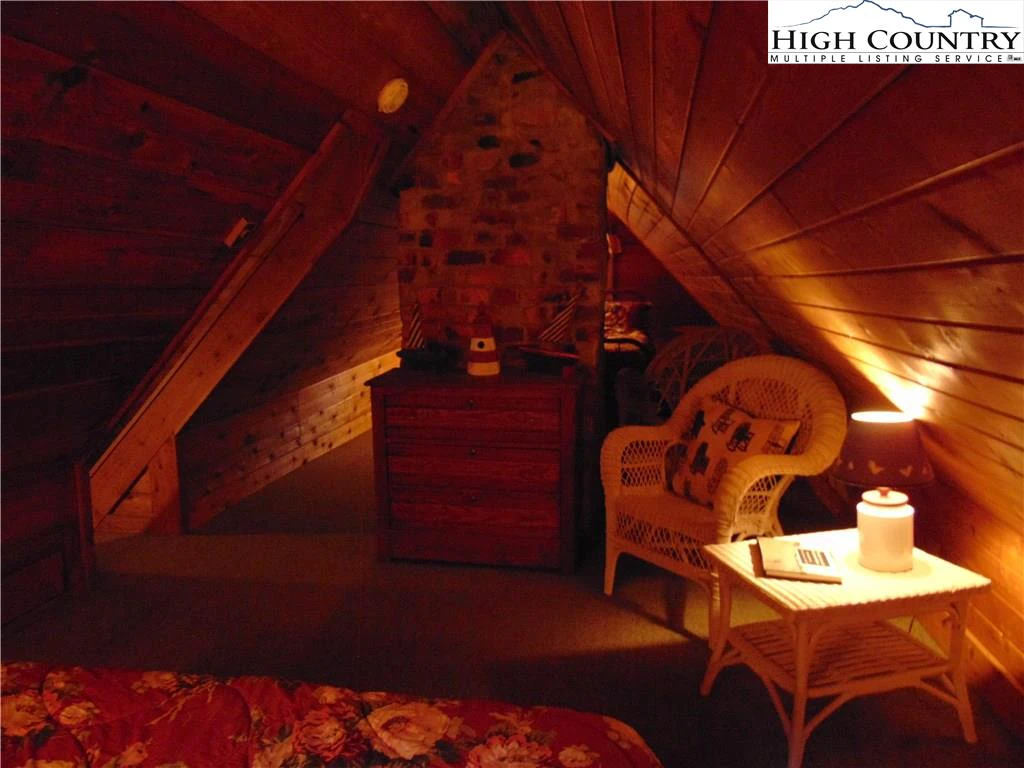 Image number 7 for the current listing