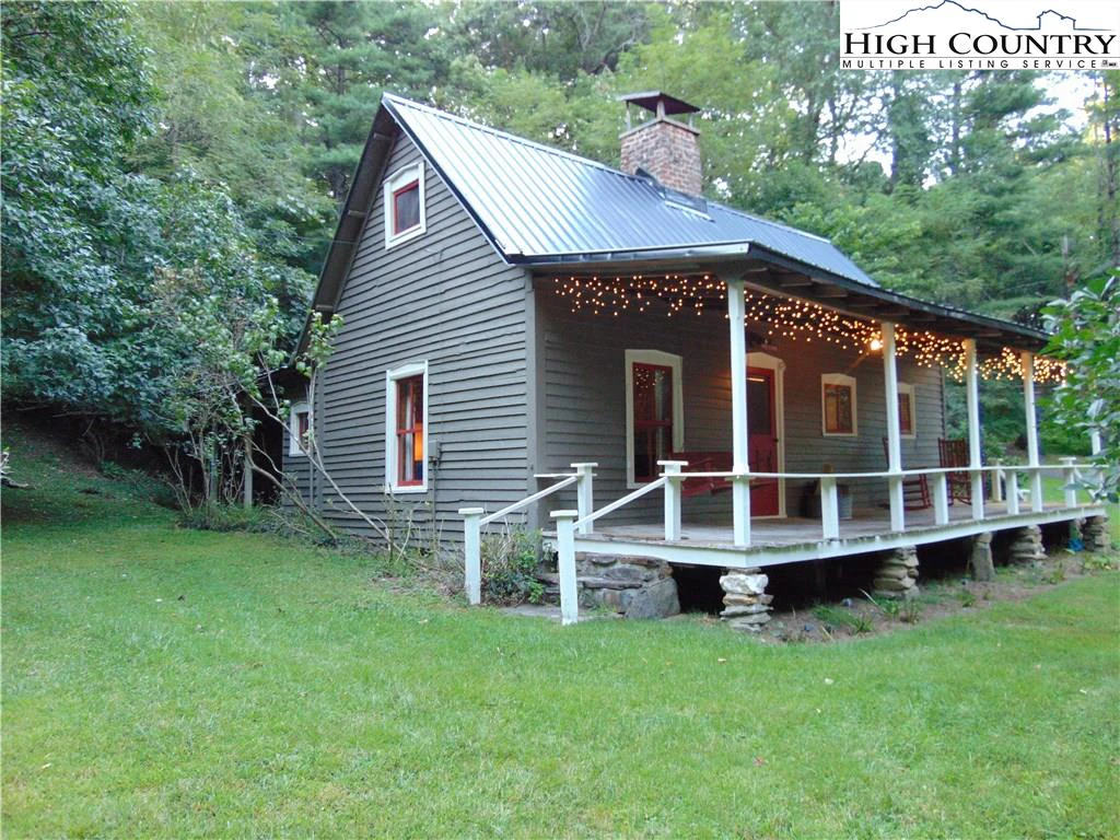 Image number 19 for the current listing