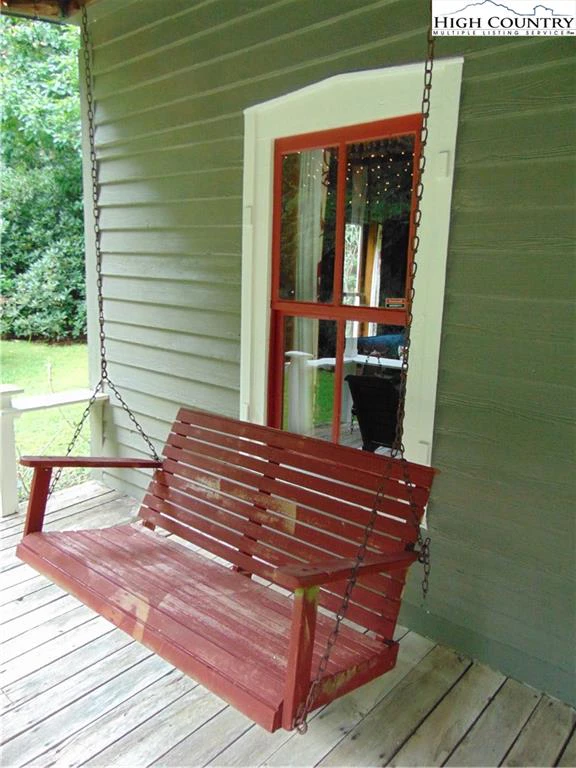 Image number 27 for the current listing