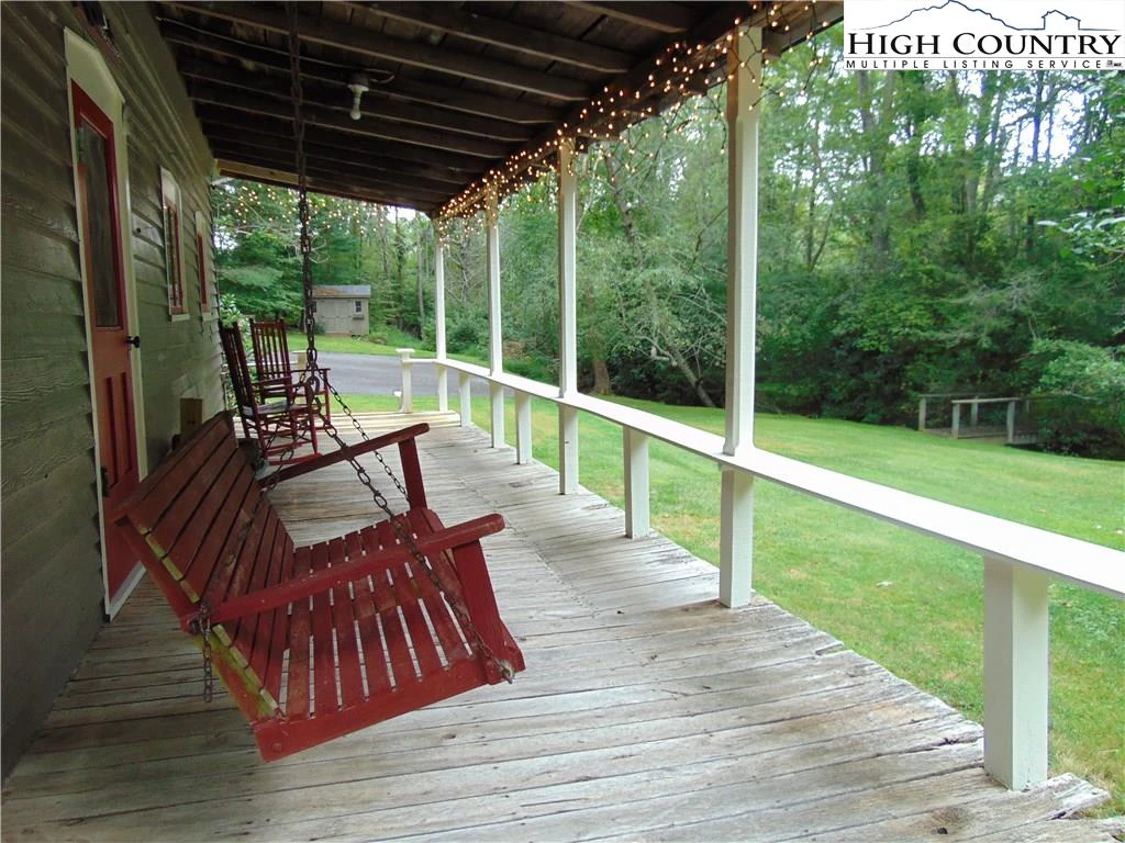 Image number 28 for the current listing